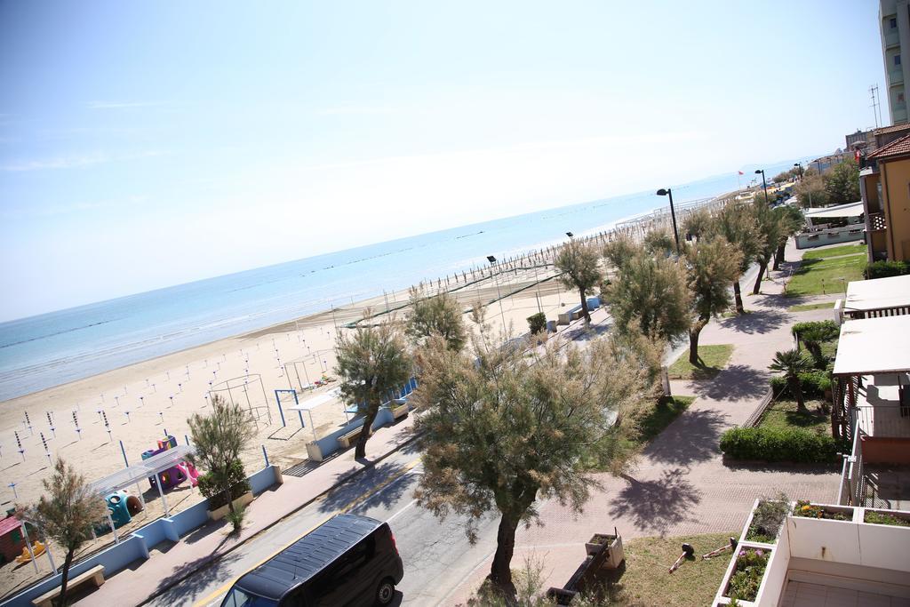 Miramare Inn Hotel Маротта Экстерьер фото