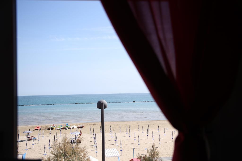 Miramare Inn Hotel Маротта Экстерьер фото