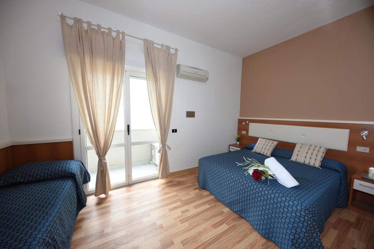 Miramare Inn Hotel Маротта Экстерьер фото