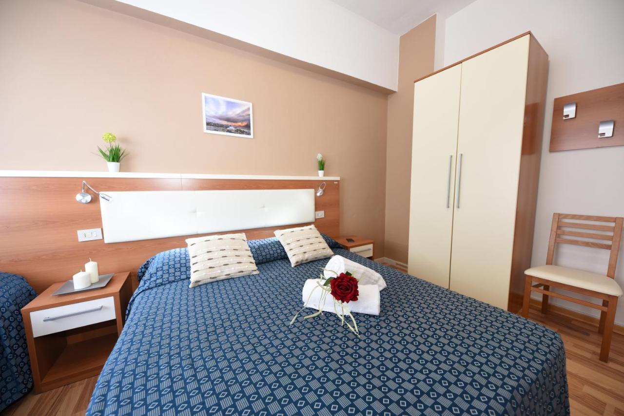 Miramare Inn Hotel Маротта Экстерьер фото